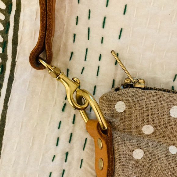 Linen Dot Crossbody Tote Bag - Picture 5 of 9